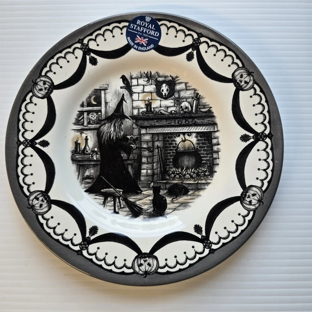 Halloween Royal Stafford 3‎ Witches Ghost Cat  Plate 8.5